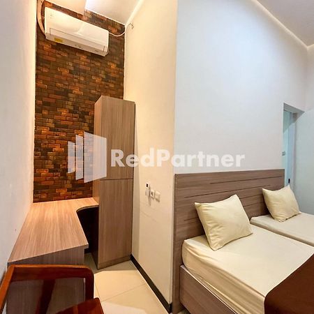 Griya Borobudur Malang Syariah Redpartner Blimbing  Eksteriør billede